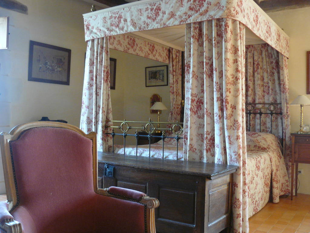 Bed and Breakfast Manoir Du Bois Noblet Louerre Zimmer foto